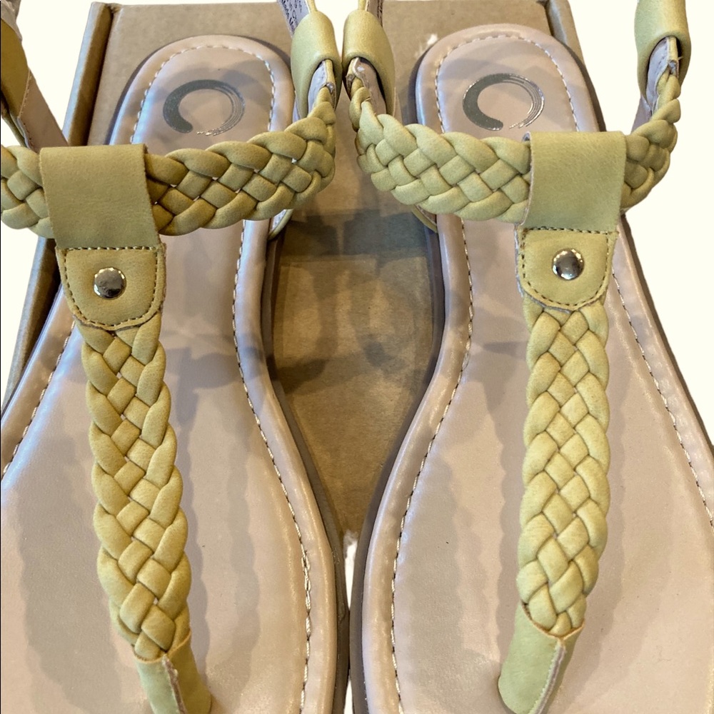 Journee Collection Genevive Sandals - Picture 2 of 9